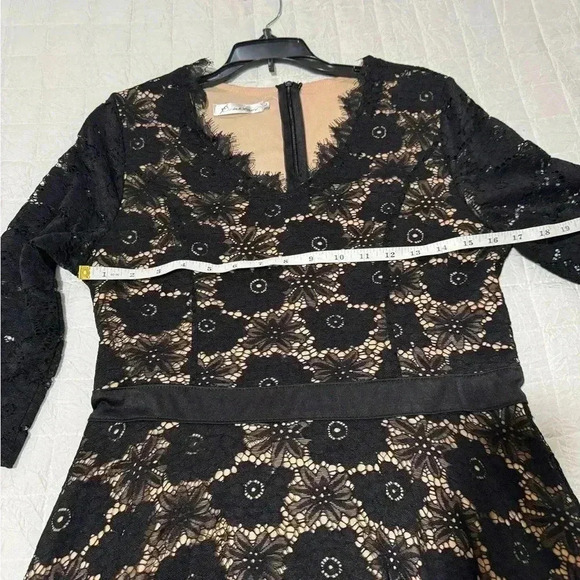 Twink Lady Pretty Black Lac Dress - Size Large - Picture 3 of 5